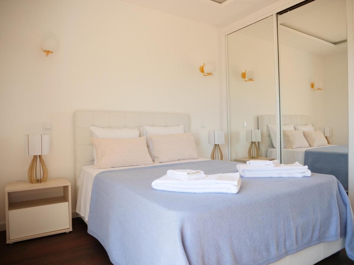 Cozy Apartment With Sea View Over Meia Praia Lagos Bagian luar foto